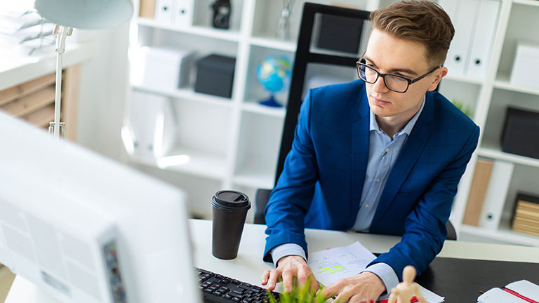 Are notice periods enforceable in the UK?